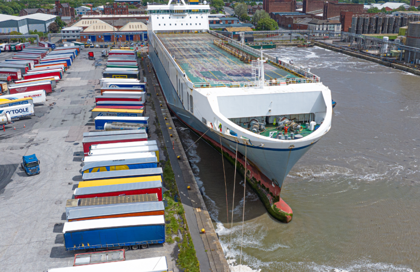 MV Palatine berthing at the Port of Liverpool 